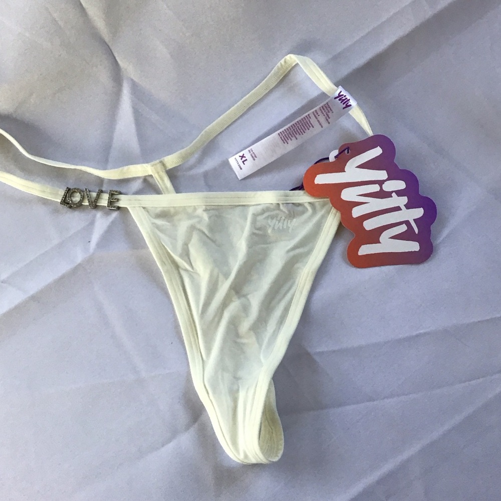 YITTY Cream G-String with Love Accent